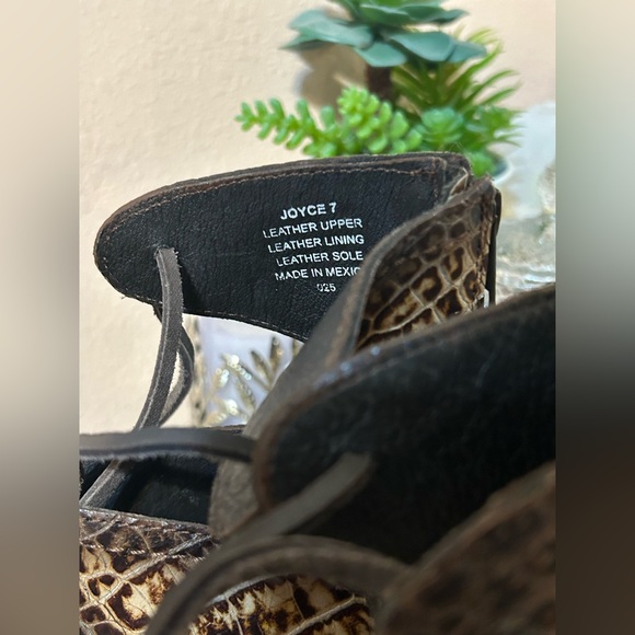 Freebird by Steven Joyce Croc-Embossed Lace-Up Block Heeled Pumps Size 7 - Picture 11 of 13